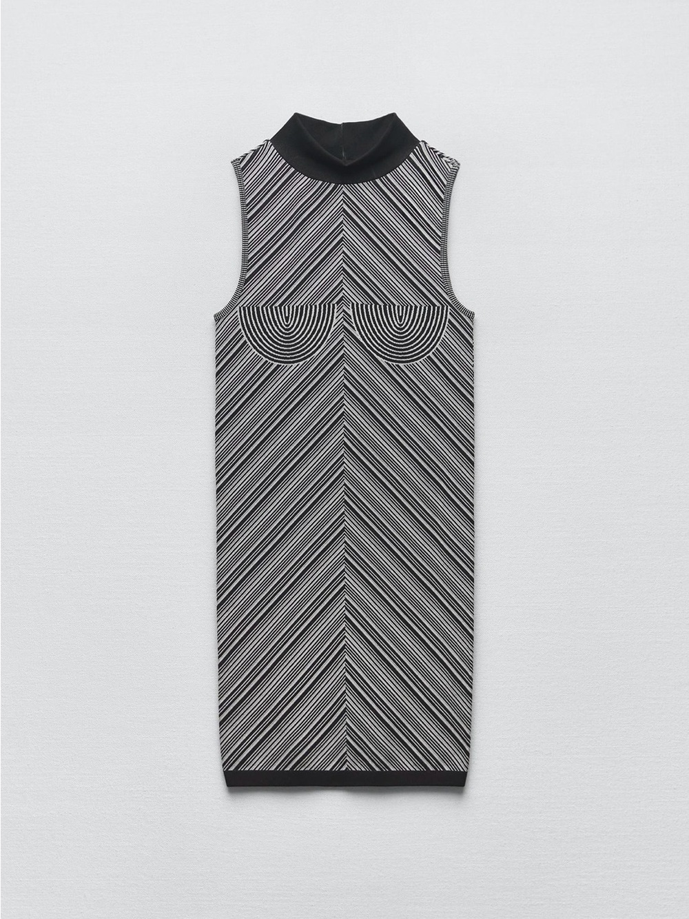 Zara | Seamless Printed Dress | Sleeveless Black & White Chevron Midi Dress